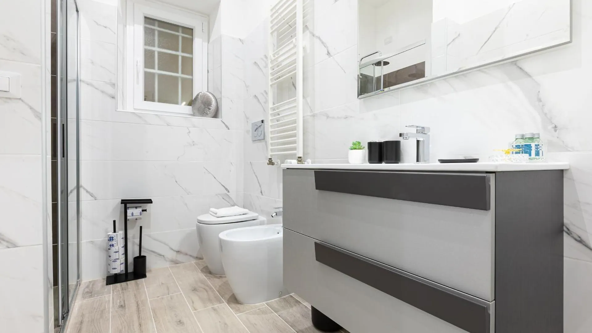 Trastevere Exclusive Three Bedroom Apartment - Top Collection Rome