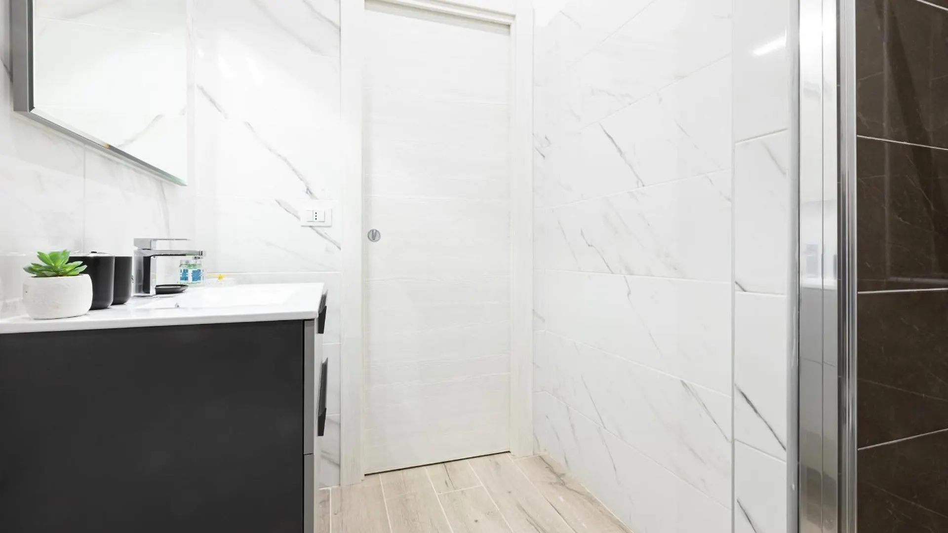 Trastevere Exclusive Three Bedroom Apartment - Top Collection Rome