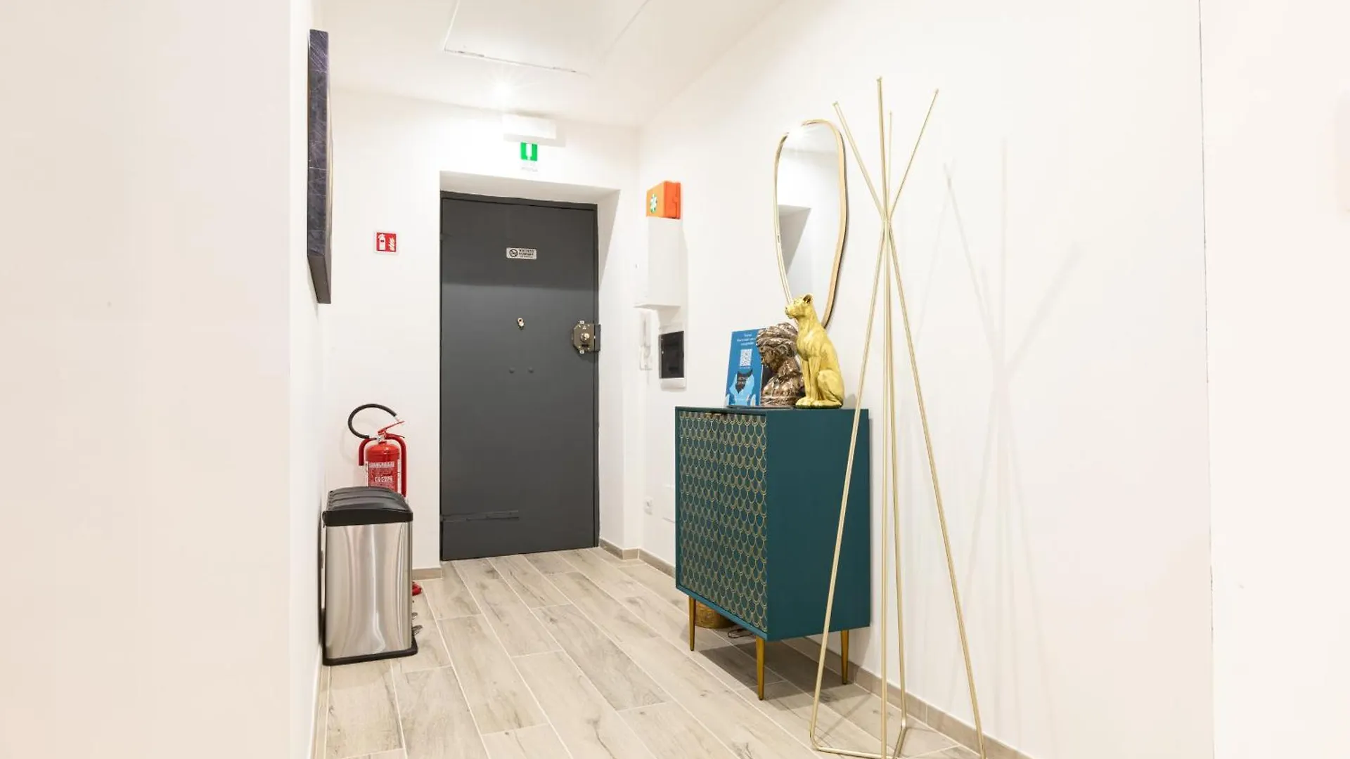 Trastevere Exclusive Three Bedroom Apartment - Top Collection Rome