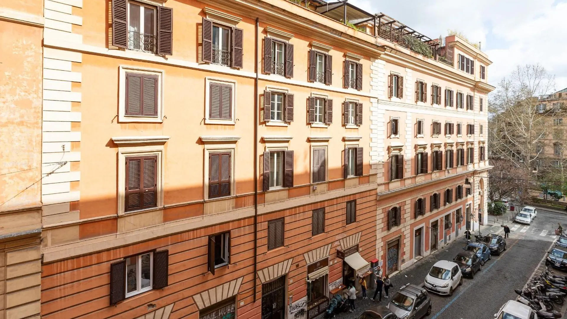 Trastevere Exclusive Three Bedroom Apartment - Top Collection Rome Italy