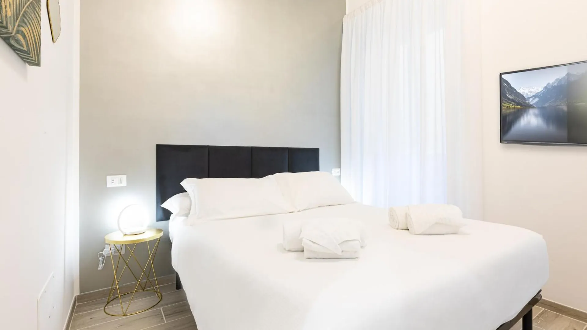 Trastevere Exclusive Three Bedroom Apartment - Top Collection Rome 0*,  Italië