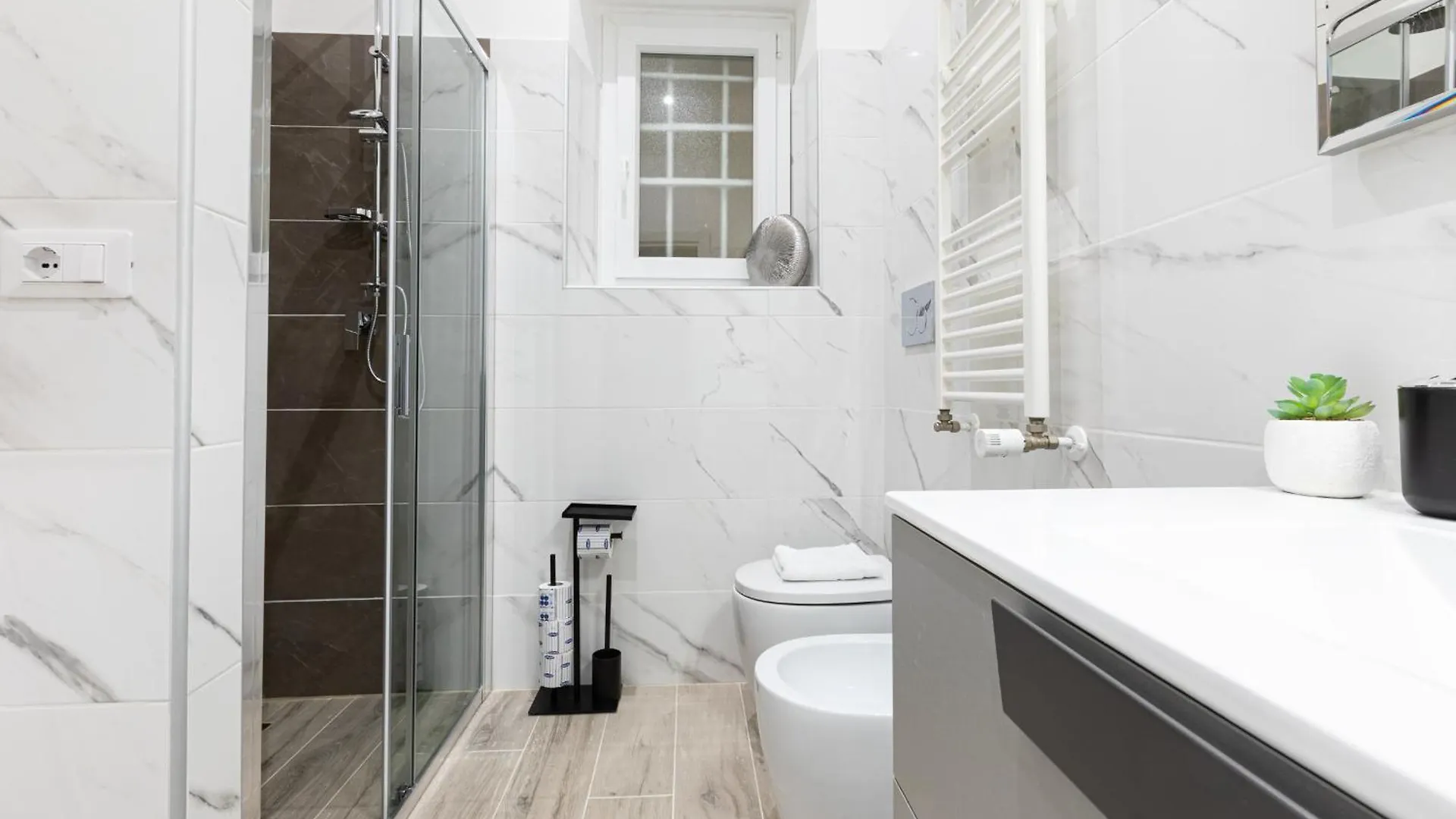 Trastevere Exclusive Three Bedroom Apartment - Top Collection Rome