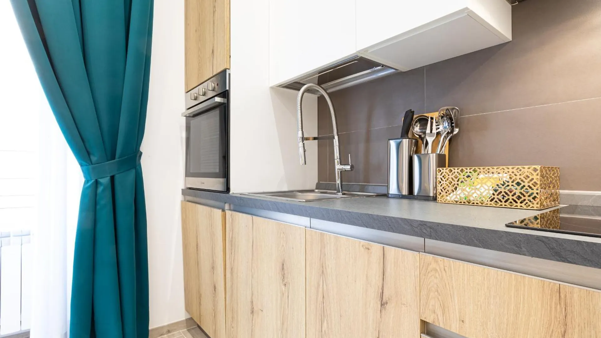 Trastevere Exclusive Three Bedroom Apartment - Top Collection Rome