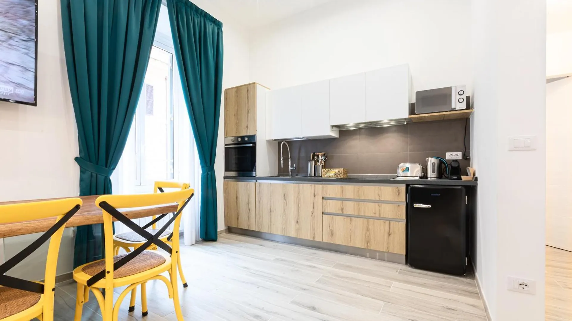 Trastevere Exclusive Three Bedroom Apartment - Top Collection Rome